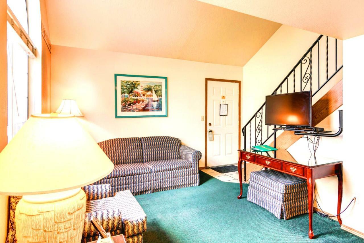 Turning Leaf Townhome Suites Fairwood Luaran gambar